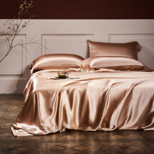 Pattern: Lotus Pink, Size: 200x230-Fitted sheet, Specification:  - 25 Pound Silk Four Piece Set Of Silk