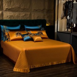 Pattern: Bedspread Four Pieces, Dimensions: 220240 - High-end Luxury Plaid Embroidery Four-piece Matching Suit Skin-friendly Long-staple Cotton
