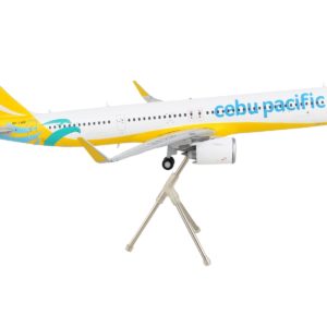 Airbus A321neo Commercial Aircraft "Cebu Pacific" White and Yellow "Gemini 200" Series 1/200 Diecast Model Airplane by GeminiJets