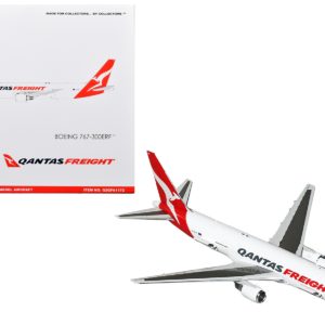 Boeing 767-300ERF Commercial Aircraft "Qantas Freight" White with Red Tail "Gemini 200 - Interactive" Series 1/200 Diecast Model Airplane by GeminiJets