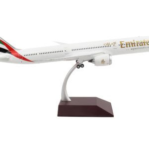 Boeing 787-10 Commercial Aircraft "Emirates Airlines" White with Striped Tail "Gemini 200" Series 1/200 Diecast Model Airplane by GeminiJets